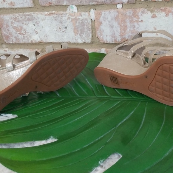 Gold Zip Up Roman Look Wedges - Picture 5 of 6